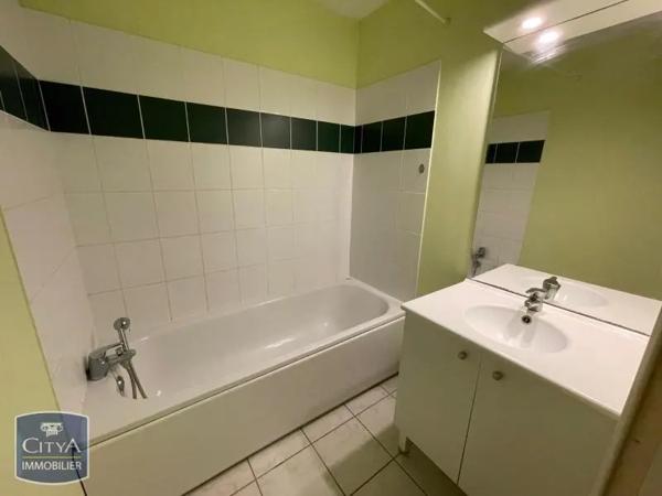 Appartement à louer 2 pièces 47.18m² Vendôme (41100)