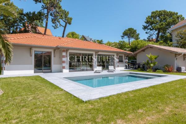 Une Villa d’Exception au Croisement de la Ville d’Hiver et de la Plage Pereire