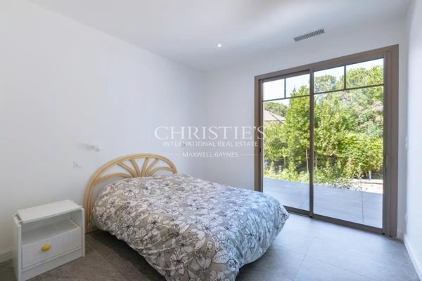 Une Villa d’Exception au Croisement de la Ville d’Hiver et de la Plage Pereire