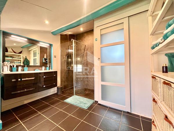 Maison Ancienne rénovée avec piscine et grange