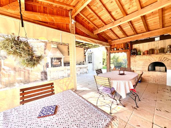 Maison Ancienne rénovée avec piscine et grange