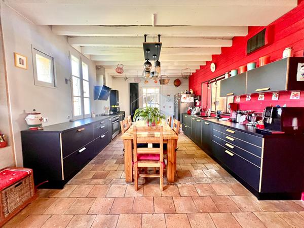 Maison Ancienne rénovée avec piscine et grange