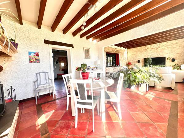 Maison Ancienne rénovée avec piscine et grange