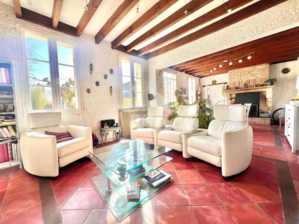 Maison Ancienne rénovée avec piscine et grange