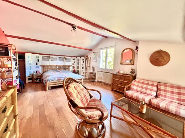 Maison Ancienne rénovée avec piscine et grange