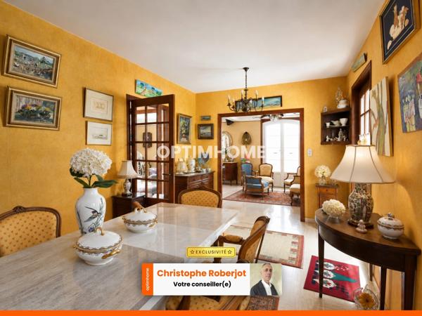 Belle et grande maison de 177m2 avec piscine sur un terrain clos et arboré de 1200m2, au calme et aux portes de Chalon sur Saone