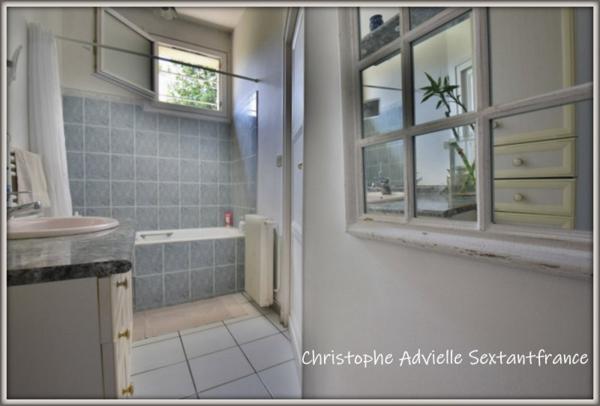 Maison de ville hyper centre, 4 chambres, 2 salles d'eau,  garage, jardin intimiste