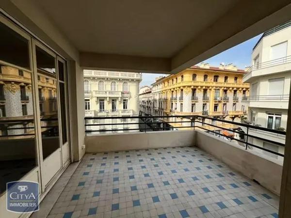 Appartement à louer 3 pièces 83.04m²