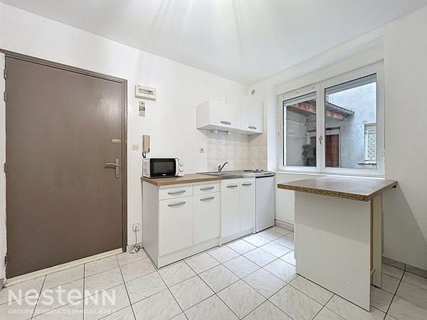 Studio meublé 15,87 m² avec cour, cave et salle d'eau rénovée à Nancy