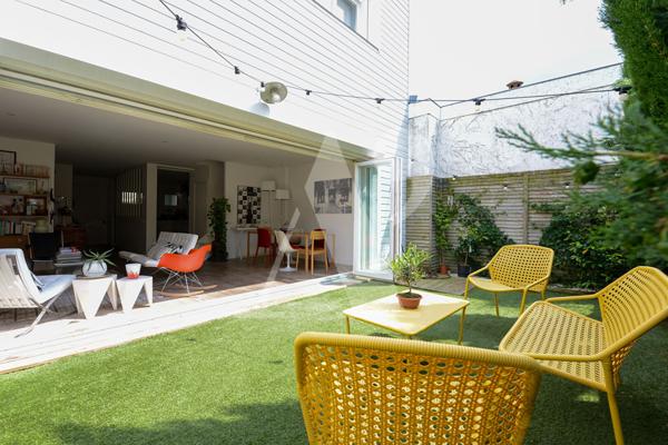 ARCHITECTURE CONTEMPORAINE- 2012 - Maison de ville avec terrasse et garage - Bordeaux
