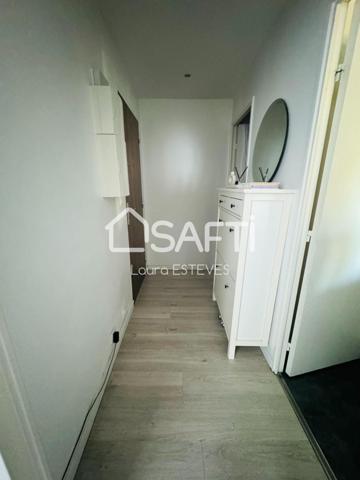 Découvrez ce superbe appartement, alliant agencement optimal et proximité idéale : tout ce dont vous avez besoin est à deux pas.