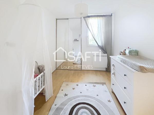 Découvrez ce superbe appartement, alliant agencement optimal et proximité idéale : tout ce dont vous avez besoin est à deux pas.