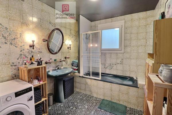 Maison Tonnay Boutonne 5 pièces 100 m2  avec garage attenant sur près de 2200 m2 env. de terrain