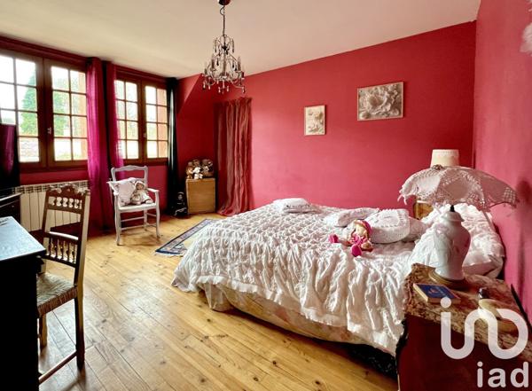 Longère 7 pièces de 228 m² à Noailles (60430)