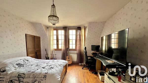 Longère 7 pièces de 228 m² à Noailles (60430)