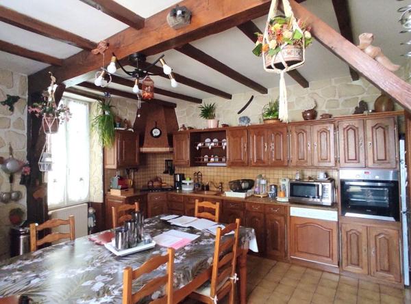 Maison 7 pièces à vendre St Gervais les Trois Clochers - 86230 / Réf: 11762