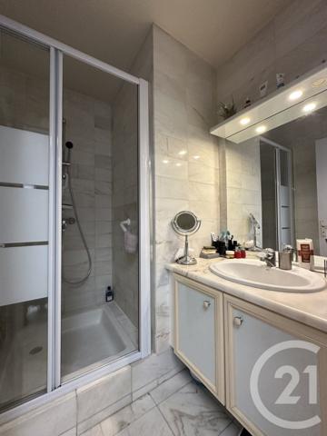 Appartement F3 à vendre  3 pièces - 85,69 m2 ROYAN - 17