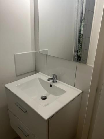 Location                                                      Appartement
                        
                     5 pièces                      100 m2                     à Perpignan