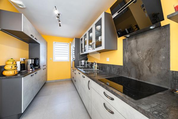 Saint Féliu d'Avall : Maison à vendre plain-pied 3 faces 5 pièces avec jardin avec piscine