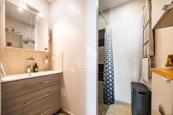 Saint Féliu d'Avall : Maison à vendre plain-pied 3 faces 5 pièces avec jardin avec piscine