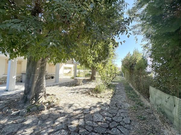 SUR VILLENEUVE LES AVIGNON (30) Maison de 94 m² Secteur Très Recherché au Calme Proche Centre ville