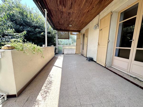 SUR VILLENEUVE LES AVIGNON (30) Maison de 94 m² Secteur Très Recherché au Calme Proche Centre ville