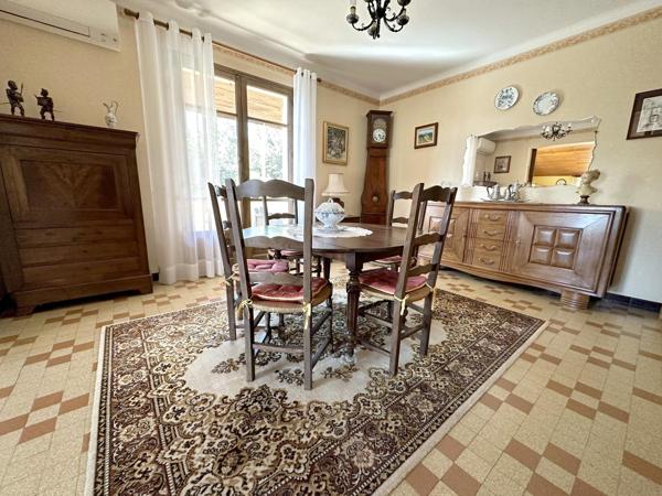SUR VILLENEUVE LES AVIGNON (30) Maison de 94 m² Secteur Très Recherché au Calme Proche Centre ville