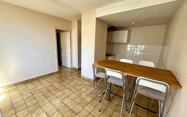 Immeuble à vendre    13 pièces • 225,59 m2 Villeurbanne