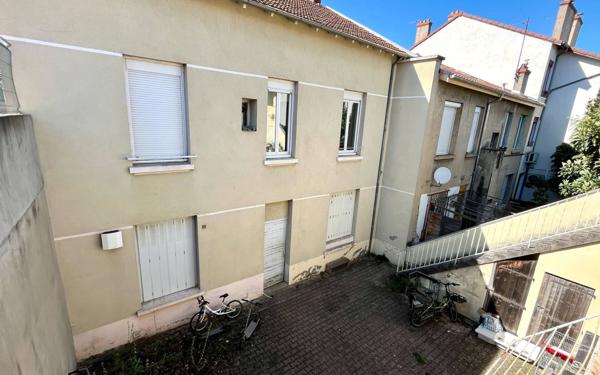 Immeuble à vendre    13 pièces • 225,59 m2 Villeurbanne