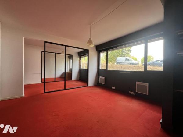 BUREAUX A LOUER vue Loire en rez de chaussée