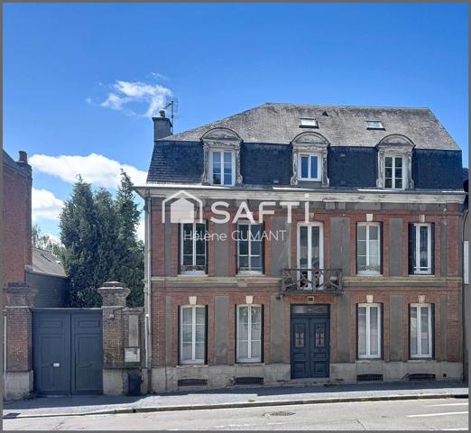 Hôtel particulier entièrement rénové - 11 suites parentales - parking - jardin de 700 m².