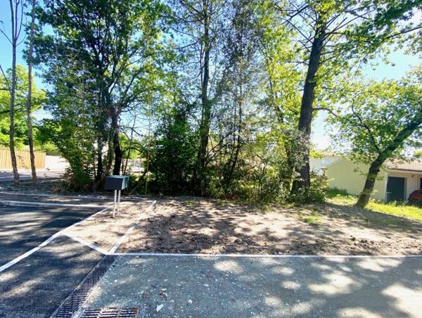 Terrain à vendre viabilisé LE TAILLAN MEDOC (33) Libre de constructeur
