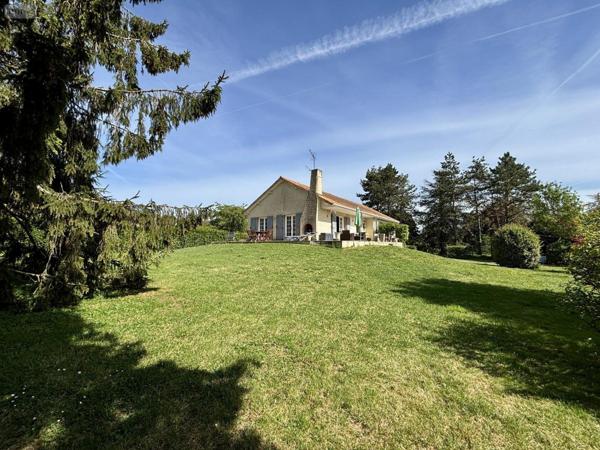 Villa à vendre à Migné-Auxances dans la Vienne (86440), ref : VM570-86001