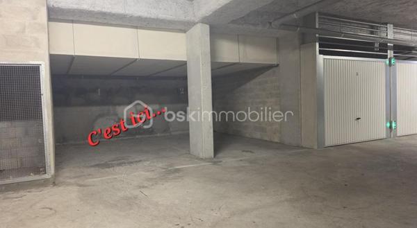 Et si votre journée commençait au soleil ? 

Au dernier étage d’une résidence récente de 2018, découvrez ce 2 pièces lumineux de 44,5 m² avec une terrasse plein sud de 14 m² — l’endroit parfait pour vos petits-déjeuners, vos moments de détente et vos belles soirées.

Dès l’entrée, tout est pensé pour le confort :
•	Une pièce de vie baignée de lumière, ouverte sur la terrasse
•	Une chambre avec dressing intégré et un balcon filant
•	Une salle d’eau moderne
•	Des WC indépendants

Le vrai plus au quotidien :
✅ Dernier étage avec ascenseur
✅ Résidence sécurisée (digicode + visiophone)
✅ Double vitrage et volets roulants
✅ Chauffage individuel électrique (maîtrisez vos dépenses)
✅ Place de stationnement privative sécurisée en sous-sol
✅ Charges maîtrisées : 120 € / mois, incluant l’eau chaude

Et l’emplacement ?... Vraiment recherché 
À quelques pas des commerces, des services et des transports, avec un accès rapide aux axes routiers, à la gare SNCF et à l’aéroport.

Cerise sur le gâteau : son excellente performance énergétique, DPE B / A, vous apporte confort et économies.

Résidence récente, dernier étage, terrasse plein sud, stationnement sécurisé, excellente performance énergétique et emplacement privilégié : autant d’atouts qui en font un bien rare, idéal pour une résidence principale, un pied-à-terre ou un investissement locatif.

Pour toute information ou organiser une visite, je me tiens à votre disposition 7 jours sur 7
Christine Aoustin – BSK Immobilier
06 11 46 60 64

---