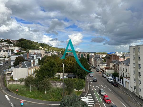 Votre agence l'Adresse vous propose un spacieux F2 à la location dans le quartier de Graville