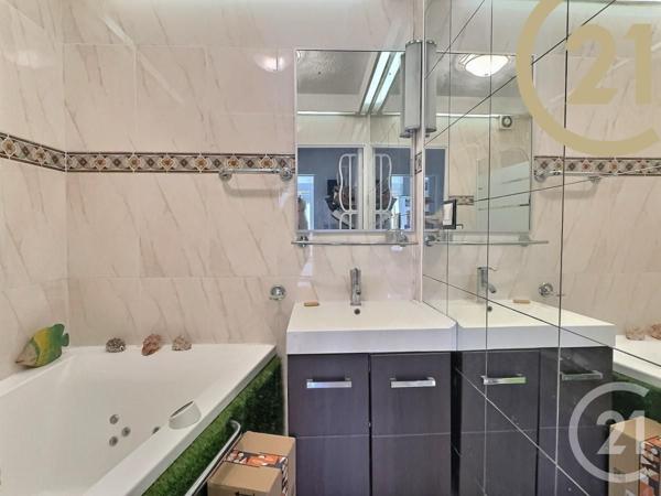 Appartement T3 à vendre  3 pièces - 69,49 m2 FREJUS - 83