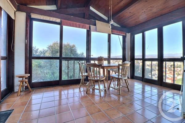 Maison à vendre  8 pièces - 194,75 m2 ST RAPHAEL - 83