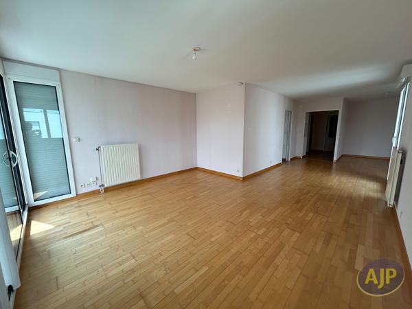 Appartement à louer Rennes : 3 pièces, 88m² avec 2 chambre(s) à 1 056€ - AJP Immobilier Rennes Nord