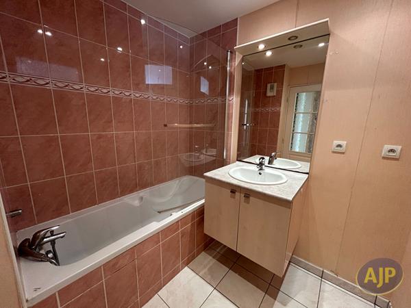 Appartement à louer Rennes : 3 pièces, 88m² avec 2 chambre(s) à 1 056€ - AJP Immobilier Rennes Nord