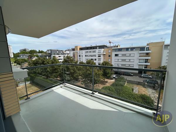 Appartement à louer Rennes : 3 pièces, 88m² avec 2 chambre(s) à 1 056€ - AJP Immobilier Rennes Nord