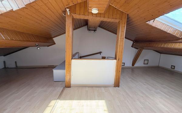 Maison à vendre    3 pièces • 84 m2 Escosse