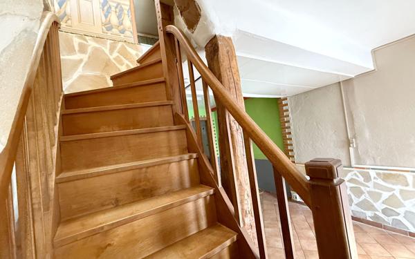 Maison à vendre    3 pièces • 84 m2 Escosse