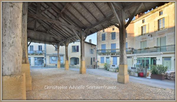 Au coeur de Belves, immeuble avec commerce au RDC, appartement à l'étage, cave et grenier