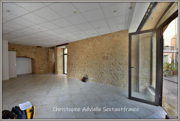 Au coeur de Belves, immeuble avec commerce au RDC, appartement à l'étage, cave et grenier