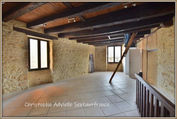 Au coeur de Belves, immeuble avec commerce au RDC, appartement à l'étage, cave et grenier