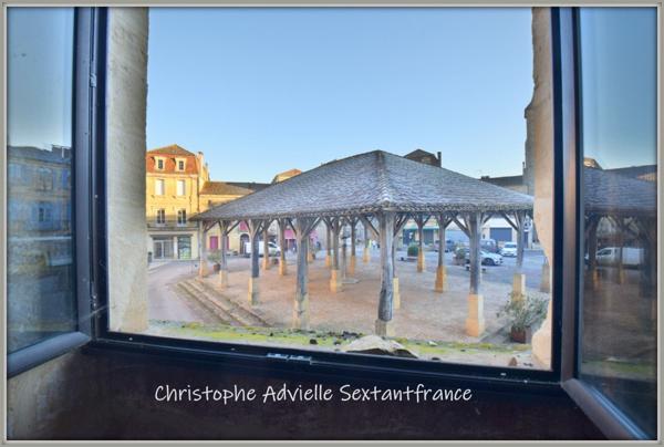 Au coeur de Belves, immeuble avec commerce au RDC, appartement à l'étage, cave et grenier