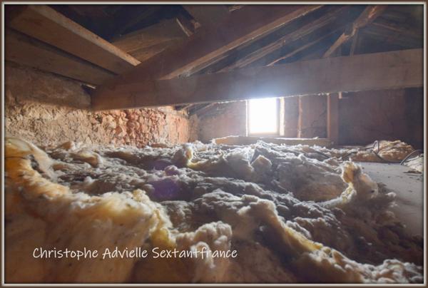 Au coeur de Belves, immeuble avec commerce au RDC, appartement à l'étage, cave et grenier