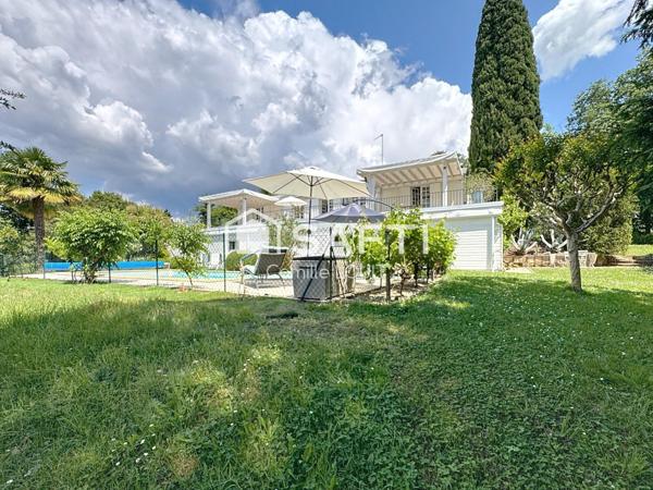 Maison familiale vue dominante et jardin arboré – Latresne