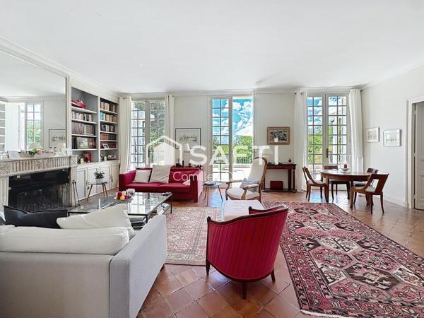 Maison familiale vue dominante et jardin arboré – Latresne