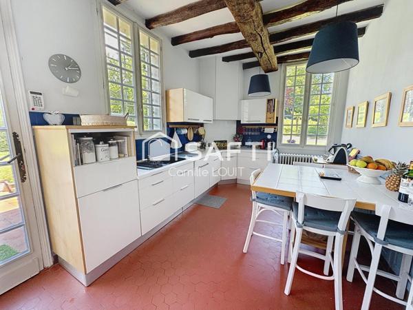 Maison familiale vue dominante et jardin arboré – Latresne